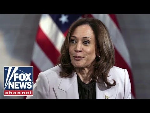 Fox  Friends notices Harris repeating same script