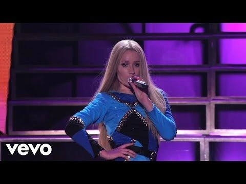 Iggy Azalea - Work (Vevo Certified SuperFanFest)