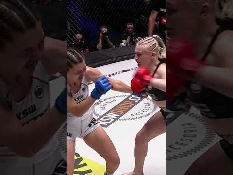 18 year old girl destroys 💥 MMA opponent! #KSW #MMA #WMMA #Knockout #KO