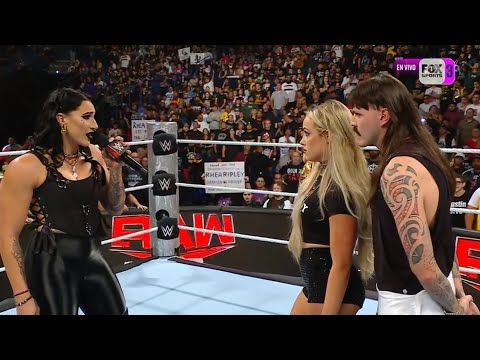 Rhea Ripley confronta y ataca a Liv Morgan - WWE Raw 23/09/2024 (En Español)