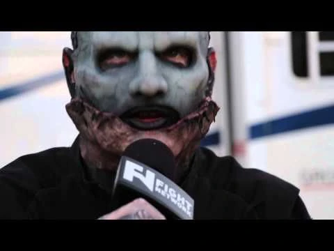 Fight+Music: Slipknot#39;s Corey Taylor Hijacks Interview